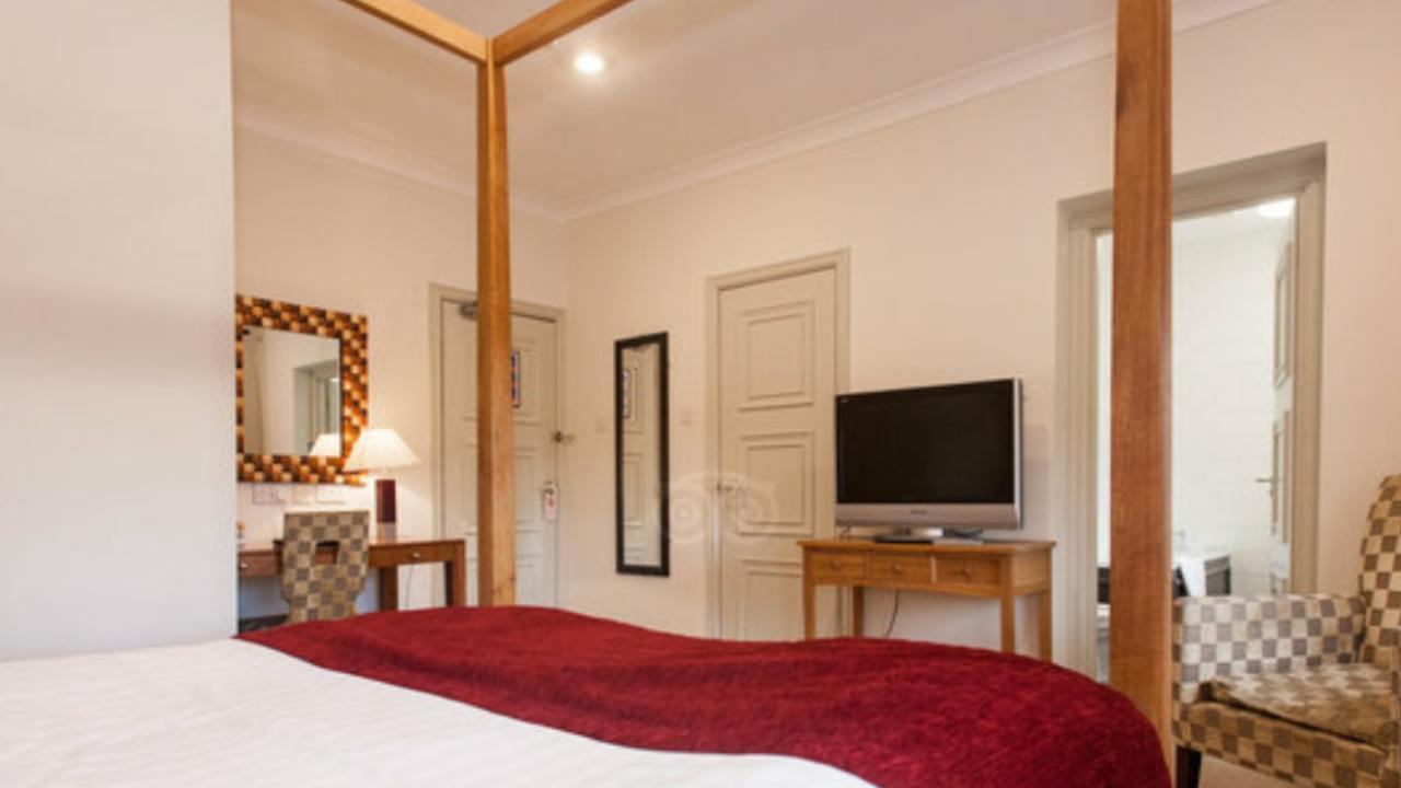 ออนนีสท์ ลอเยิล โฮเทล Hotel เดอรัม ภายนอก รูปภาพ