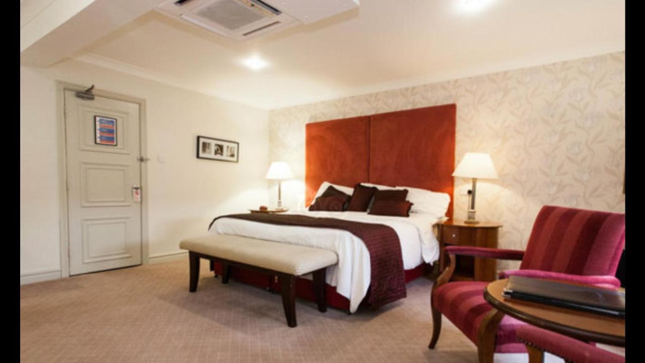 ออนนีสท์ ลอเยิล โฮเทล Hotel เดอรัม ภายนอก รูปภาพ